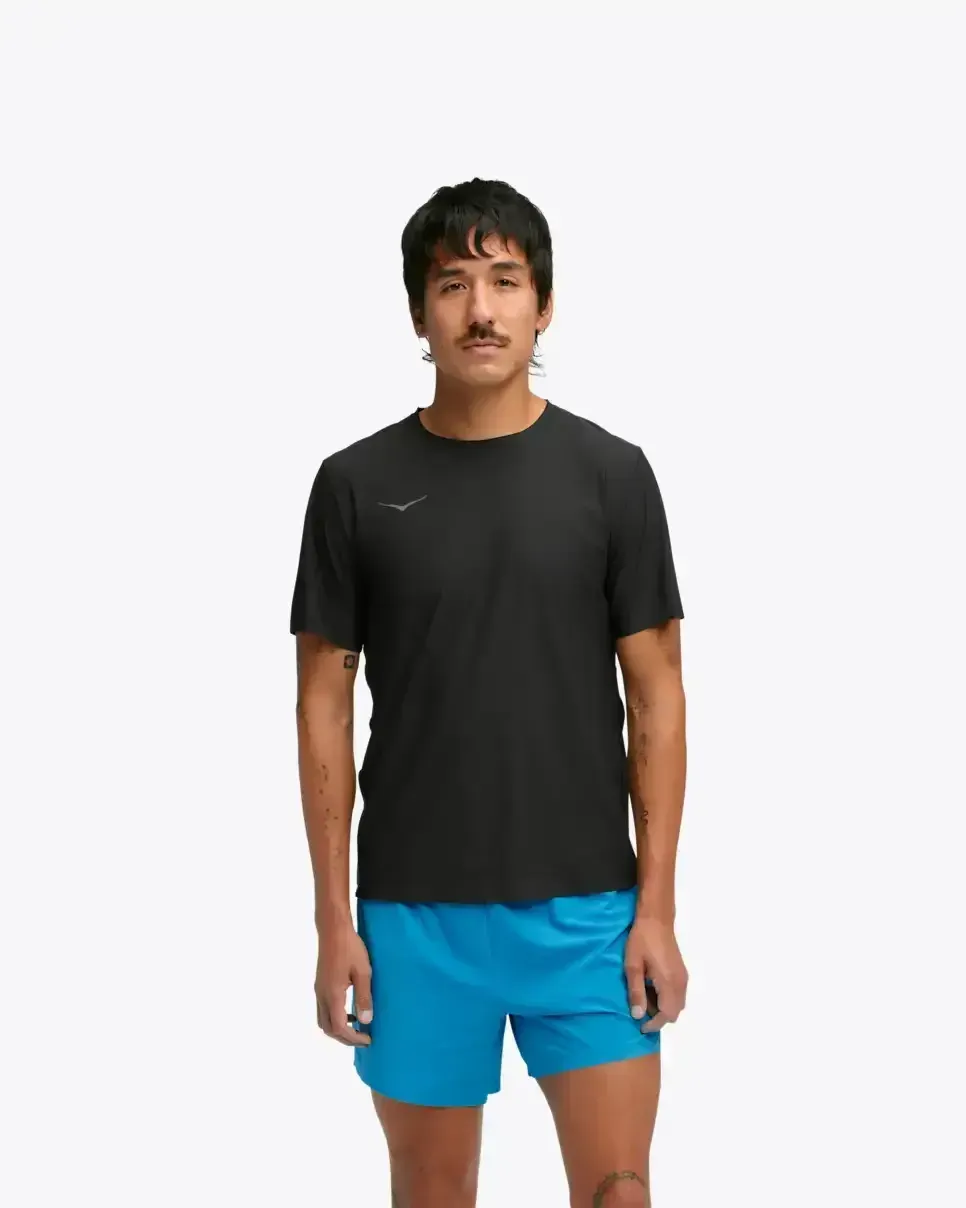 HOKA Airolite Kurzarmshirt 2.0 Schwarz Media front view