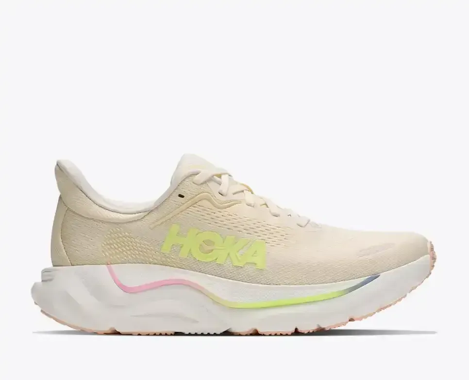 HOKA Arahi 9 Vintage Yellow Alabaster Damen Media front view