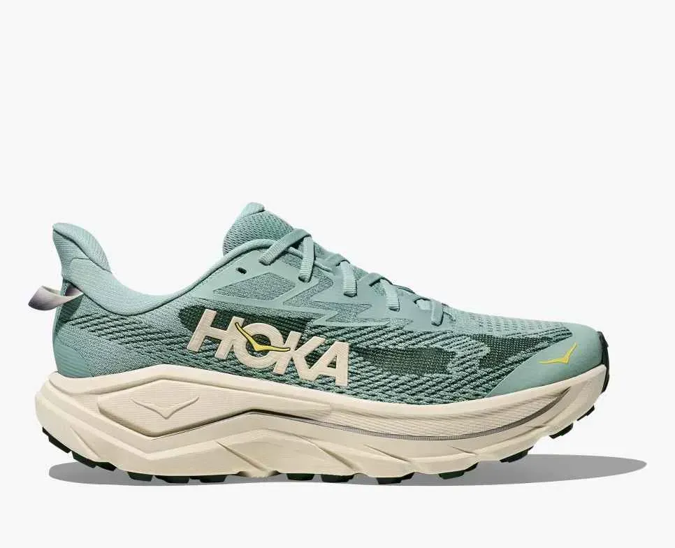 HOKA Challenger 8 Jade-Trüffelsalz Media front view