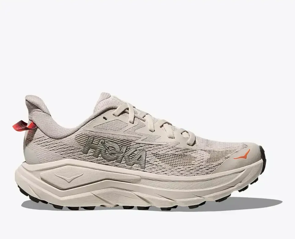 HOKA Challenger 8 Stucco Asphalt Grey (Damen) Media front view