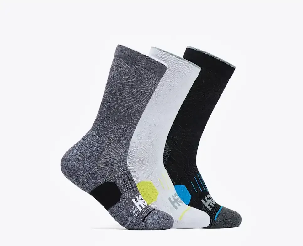 HOKA Crew Run Socke 3er-Pack Weiß/Schwarz/Grau Media front view