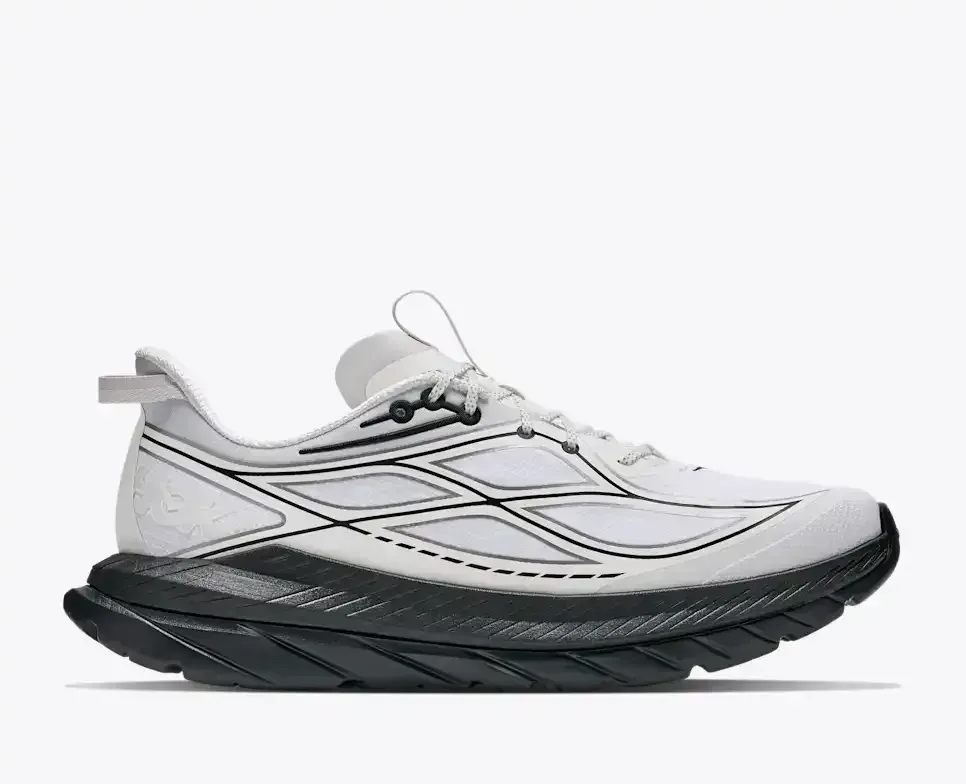 HOKA Mach Remastered Frost Black Media front view