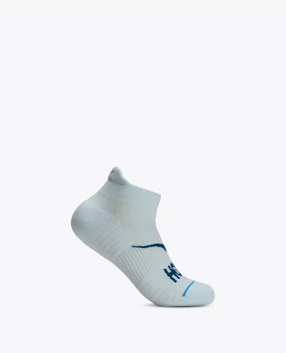 HOKA No-Show Run Socke in schimmerndem Blau Media front view