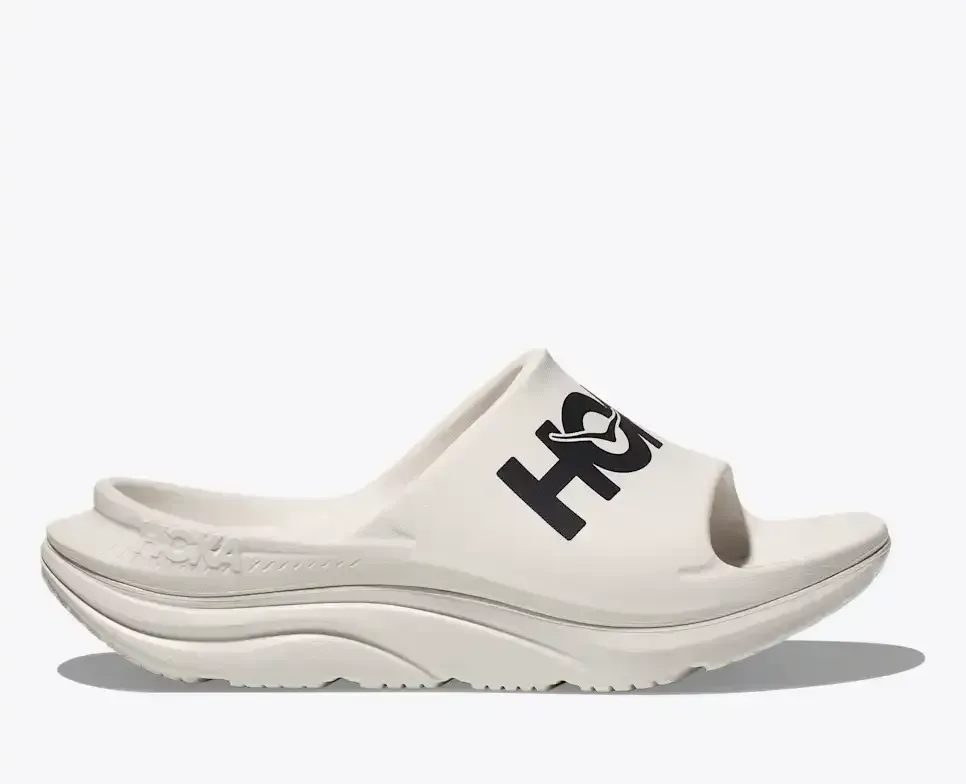 HOKA Ora Athletic Slide Weiß Schwarz Media front view