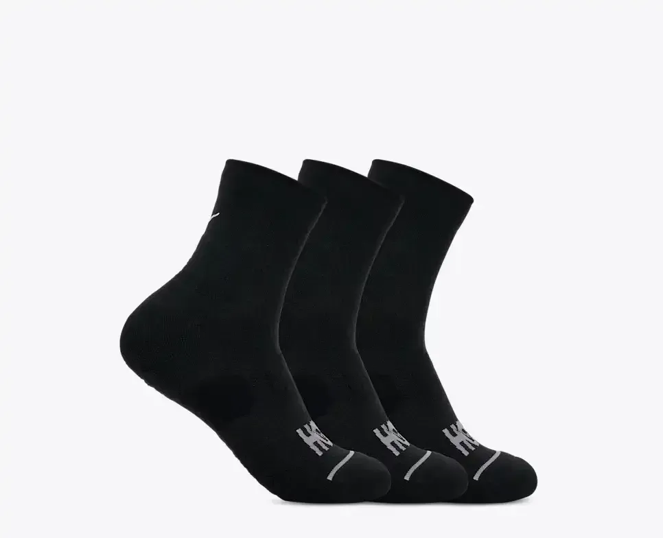HOKA Quarter Run Socke 3er-Pack Schwarz/Schwarz/Schwarz Media front view
