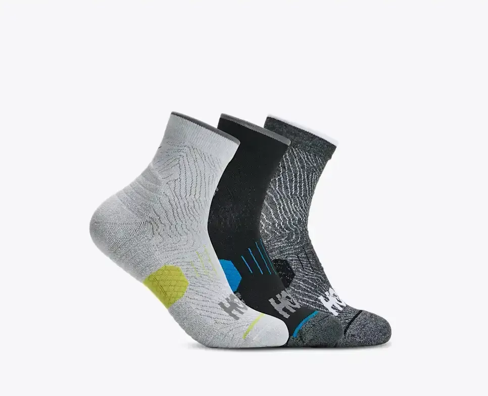 HOKA Quarter Run Socke 3er-Pack Weiß/Schwarz/Grau Media front view